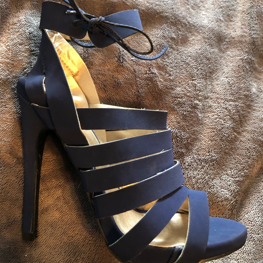 NWOT blue strappy heels